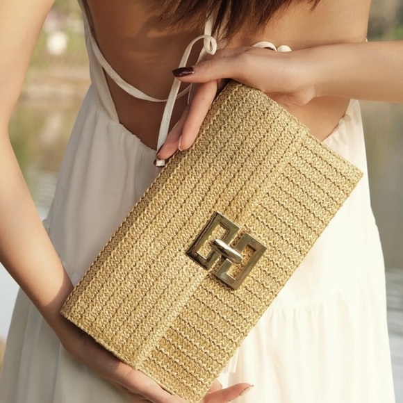 Handbags - Elegant Tan Woven Clutch